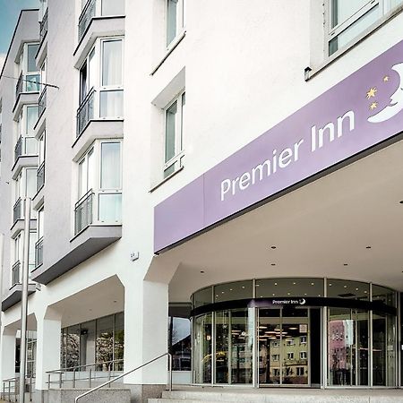 Premier Inn Stuttgart Bad Cannstatt ภายนอก รูปภาพ