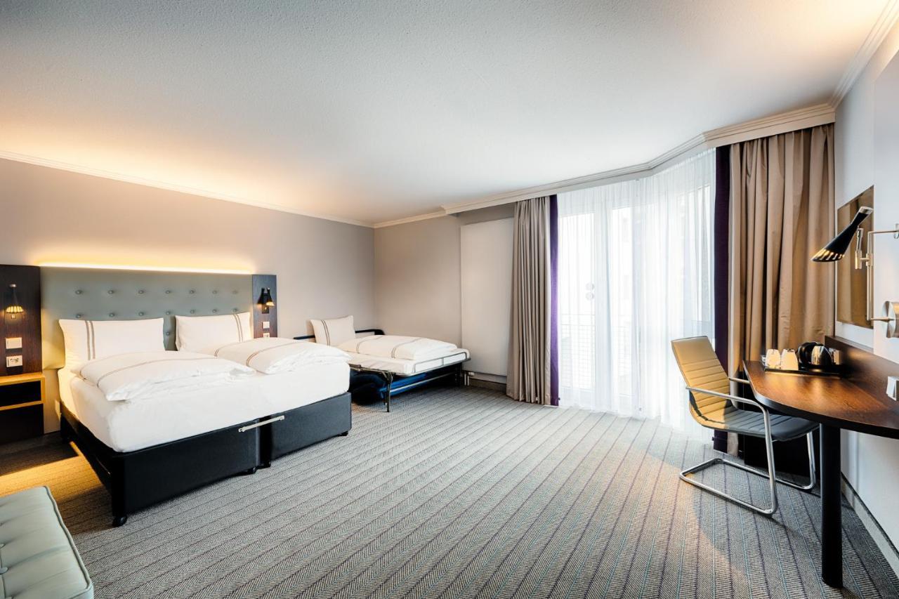 Premier Inn Stuttgart Bad Cannstatt ภายนอก รูปภาพ