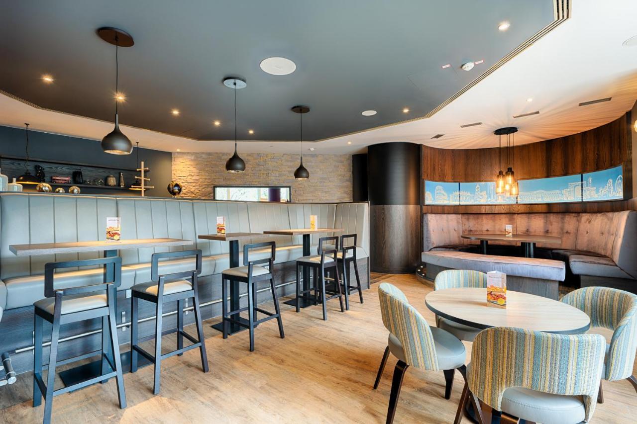 Premier Inn Stuttgart Bad Cannstatt ภายนอก รูปภาพ