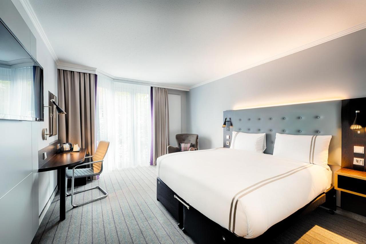 Premier Inn Stuttgart Bad Cannstatt ภายนอก รูปภาพ