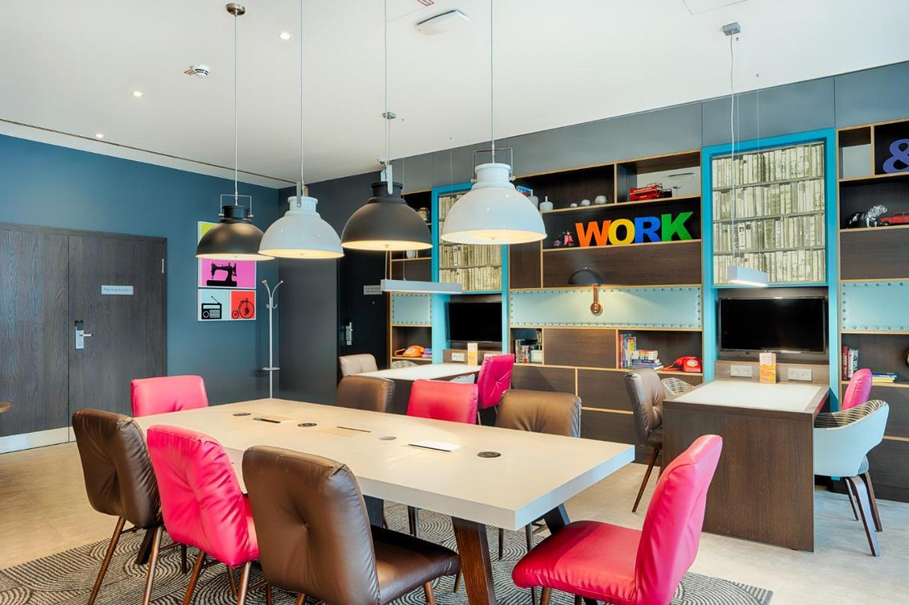 Premier Inn Stuttgart Bad Cannstatt ภายนอก รูปภาพ